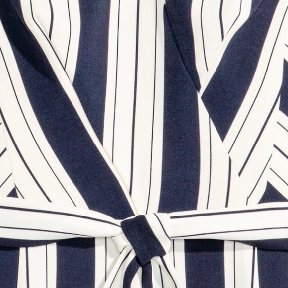 NWT H&M Strapless Striped Jumpsuit With Tie Belt & Pockets White/Navy Blue Sz 6 - Picture 4 of 12